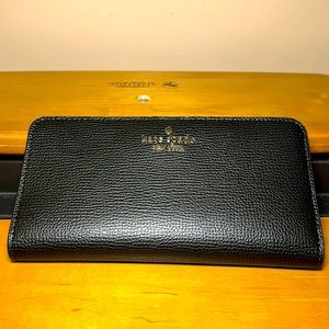Kate Spade New York large slim bifold wallet ♠️/ Black/ Darcy
